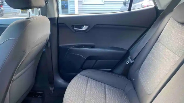 Kia Stonic 1.0 t-gdi 100 ch bvm6 — photo 21