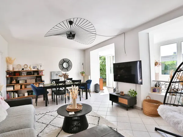 MONTÉVRAIN BOURG - MAISON FAMILIALE AVEC DÉPENDANCE INDÉPEN
