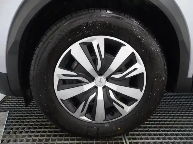 Peugeot 2008 1.2 puretech 100ch s&amp;s active business — photo 9
