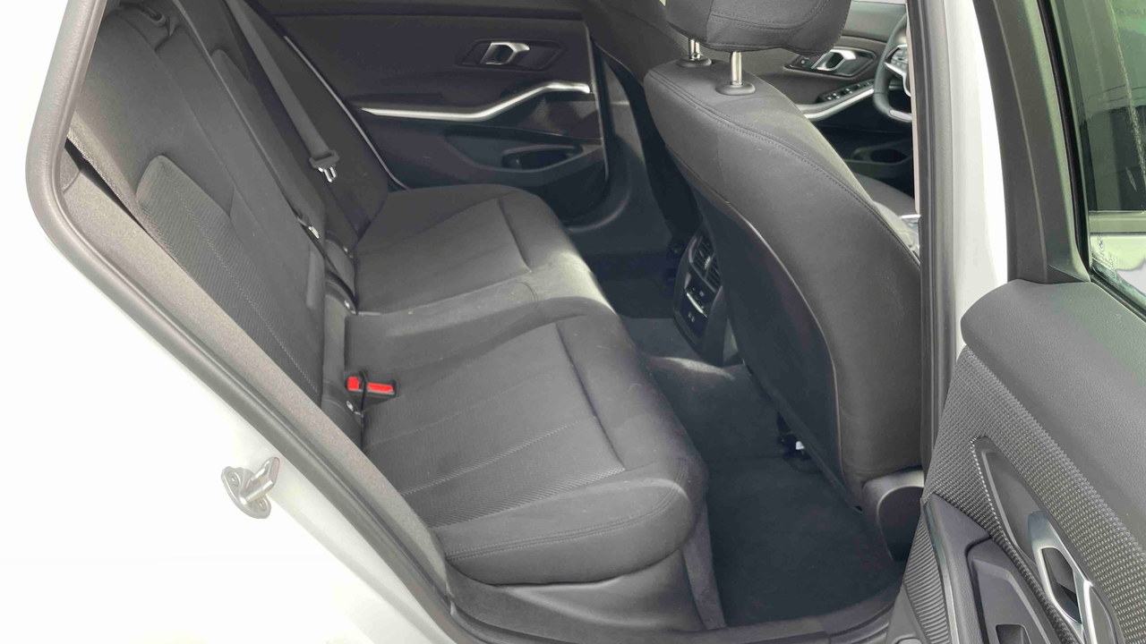 BMW Touring 318i 156 ch BVA8 — photo 13
