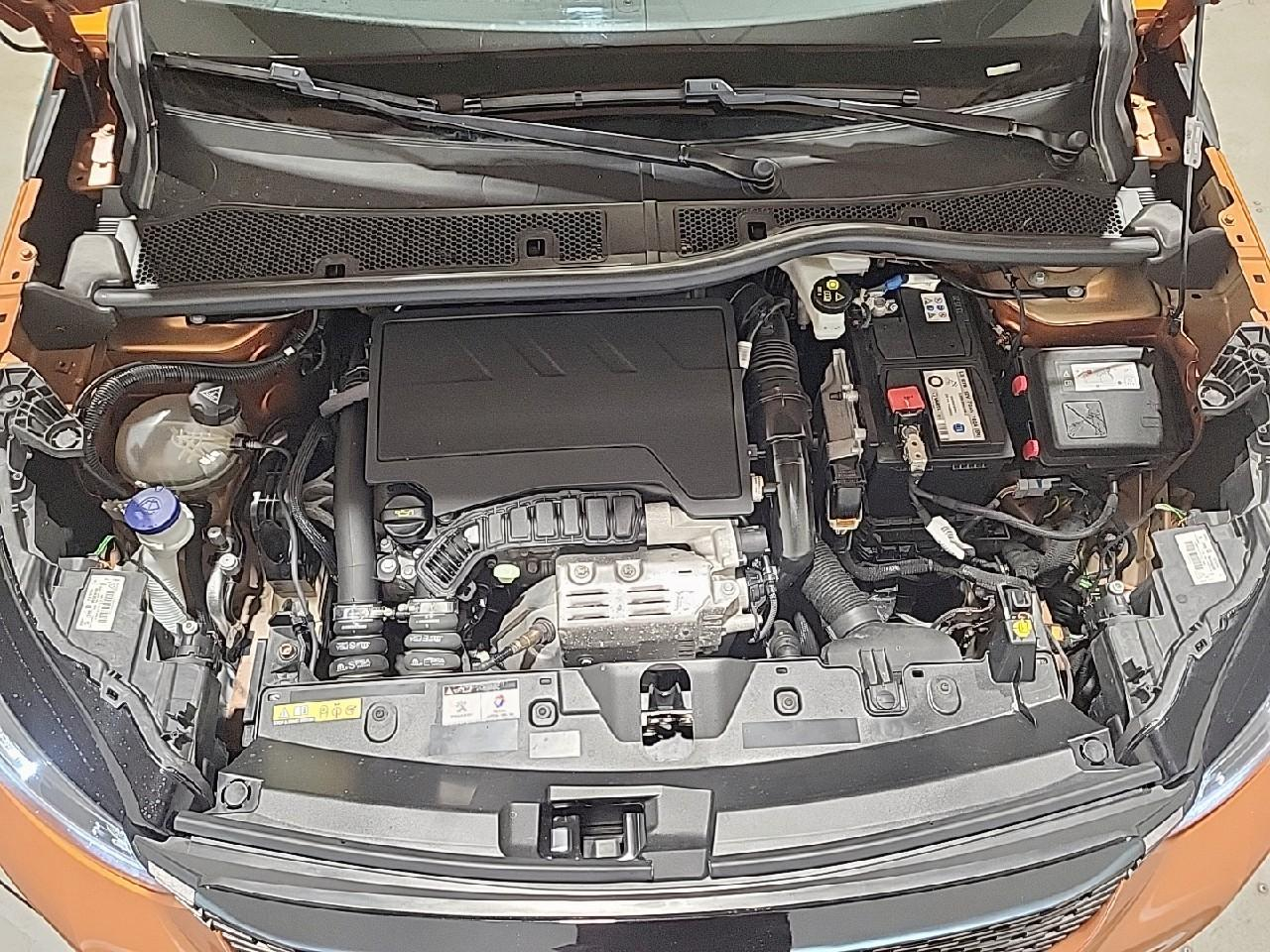 Peugeot 2008 puretech 100 s&s bvm6 style — photo 15