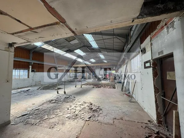 BATIMENT INDEPENDANT a vendre a Chennevière-sur-Marnes 510m2