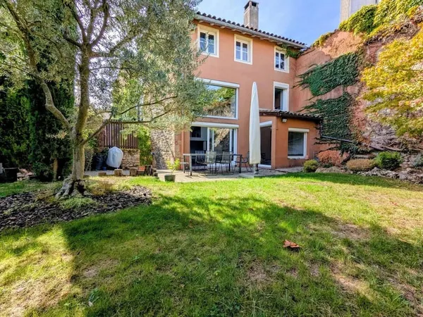 Maison de ville 7 pièces 203 m²