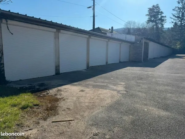 Garage sécurisé avec caméra