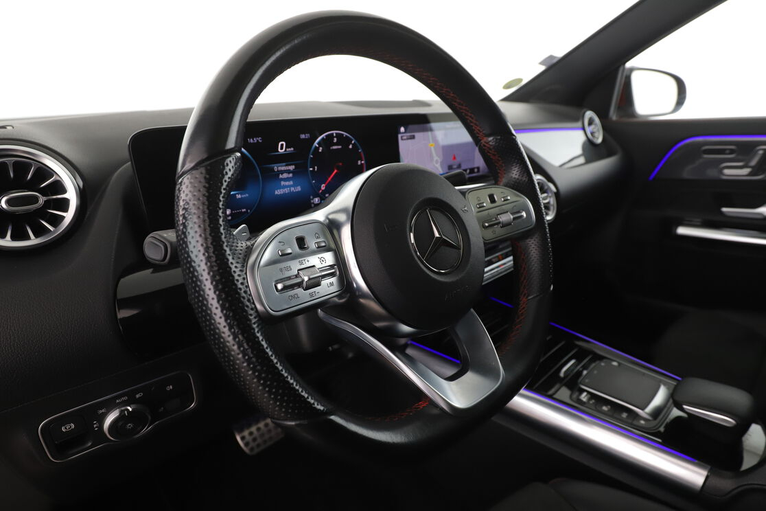 Mercedes-Benz GLA 200 d AMG Line DCT — photo 10
