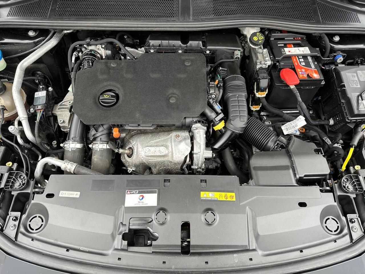 Peugeot 308 bluehdi 130ch s&s eat8 gt pack — photo 13