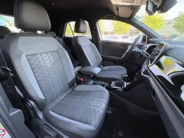 Volkswagen T-Roc 2.0 tdi 150ch r-line dsg7 — photo 8