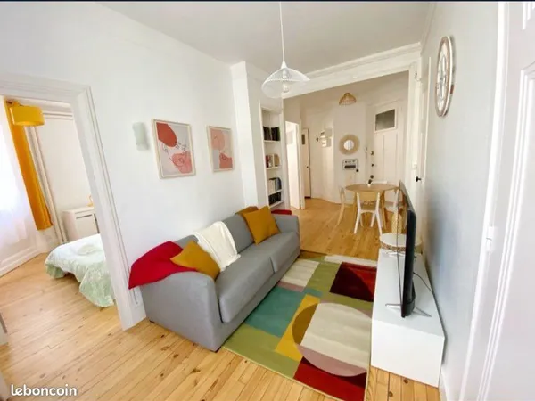Colocation : Chambre à Louer à station Tréfilerie 390/ mois