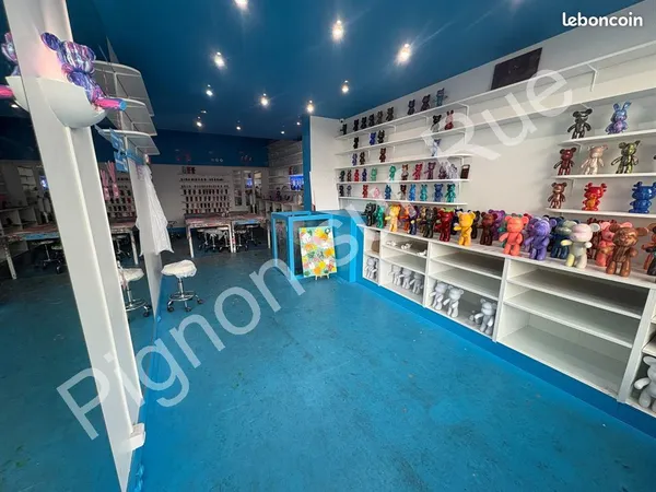 Local commercial 67 m² PARIS