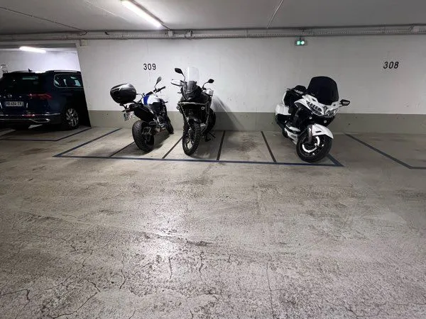 🅿️Grande place 2 roues 🏍️ 🛵 moto, scooter ou vélo cargo