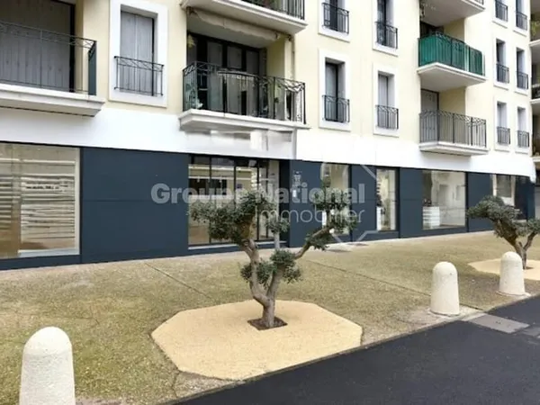 Local commercial de 200 m2 Lunel