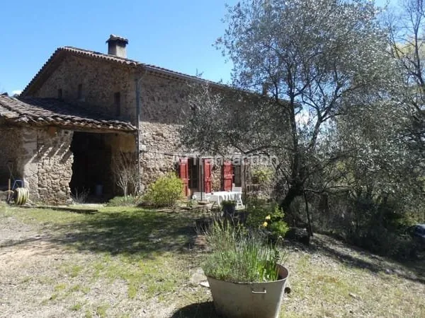 Propriété de caractère en pierre - 2 habitations - 1,6 ha