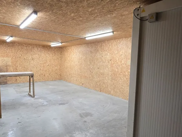 Entrepot 200m²