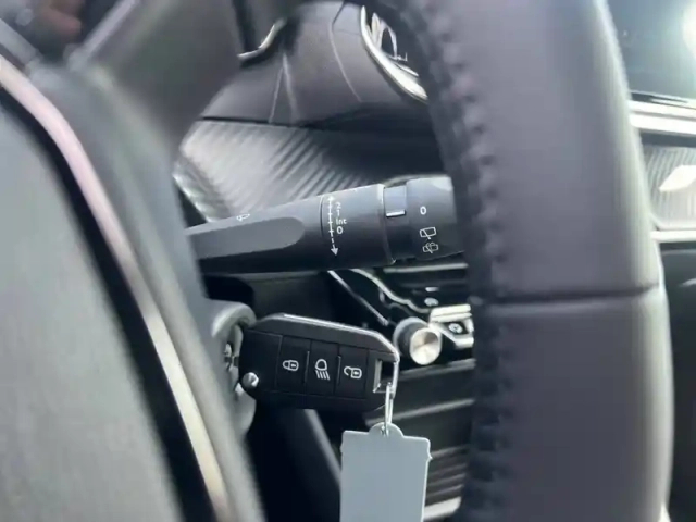 Peugeot 208 100 s&amp;s bvm6 — photo 24