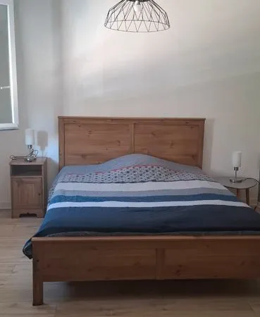 Chambre lumineuse de 20 mètres carrés