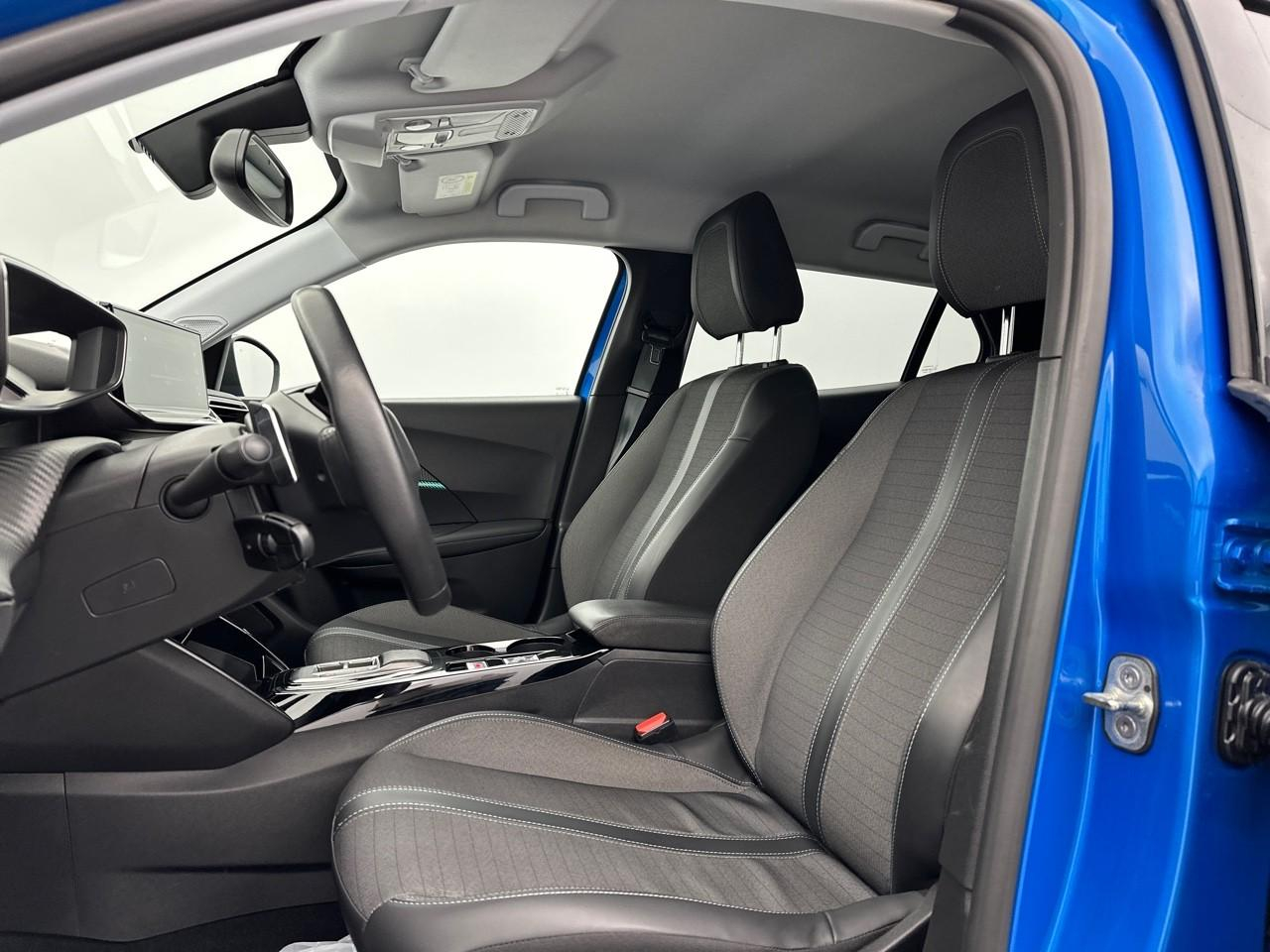Peugeot 2008 puretech 130 s&s eat8 allure pack — photo 9