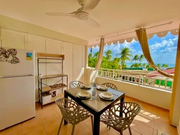 EN EXCLUSIVITE - SAINTE-ANNE - STUDIO PREMIÈRE LIGNE - VUE MER & PISCINE