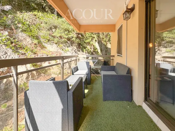 Basse Californie Cannes T2 de 42 m² avec balcon et garage