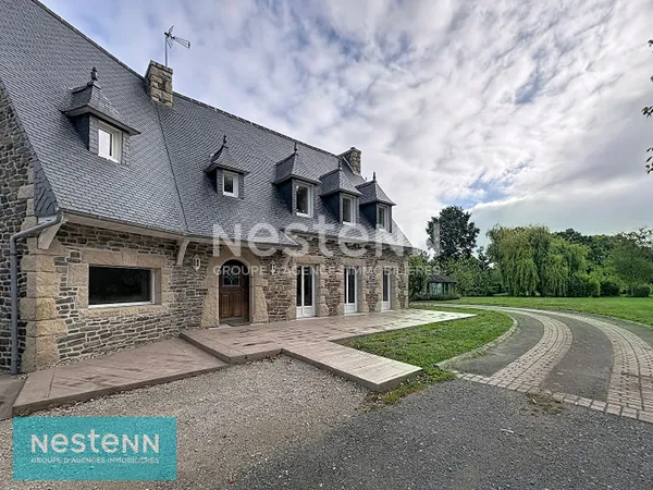 A LOUER GRANDE MAISON MEUBLE ST QUENEUC