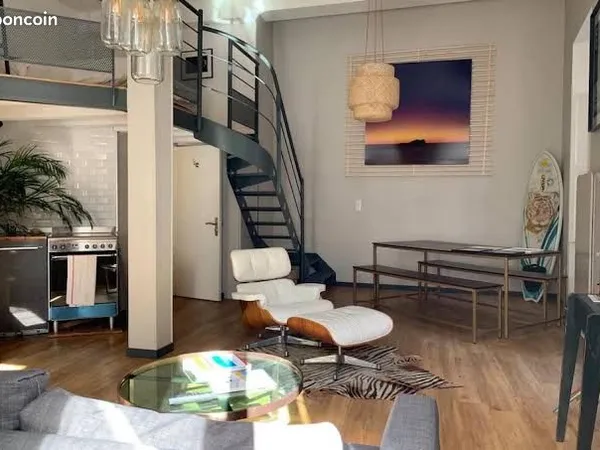 Loft de charme aux chartons - Angle rue Notre Dame / pomme d'or