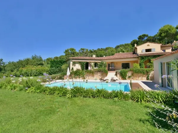 Maison 4 pièces 200 m²