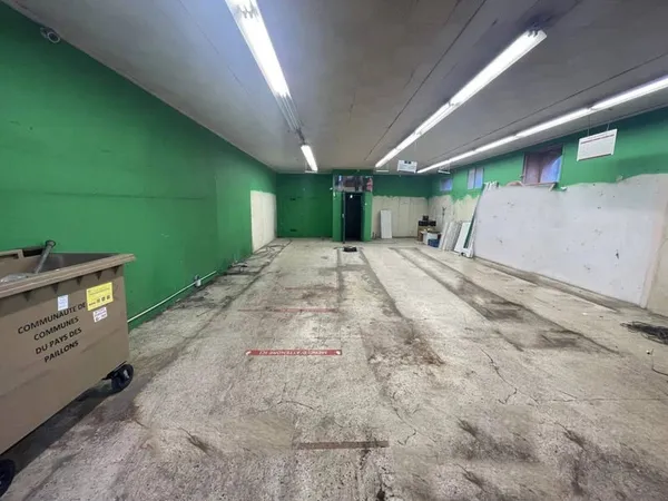 Local commercial 189 m²