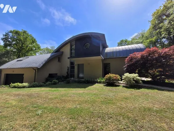 Maison 6 pièces 239 m²