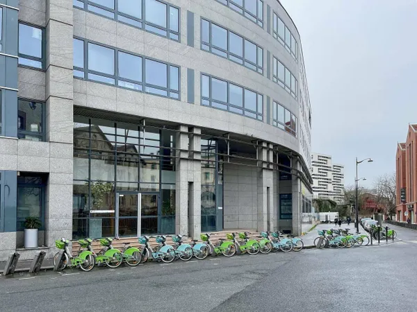 Bureaux 2813 m²