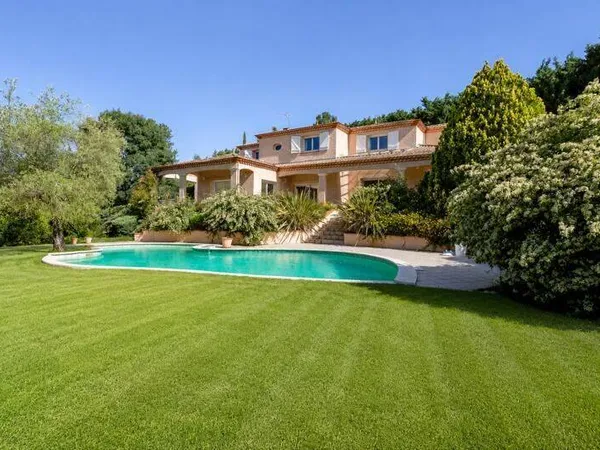 Maison 8 pièces 280 m²