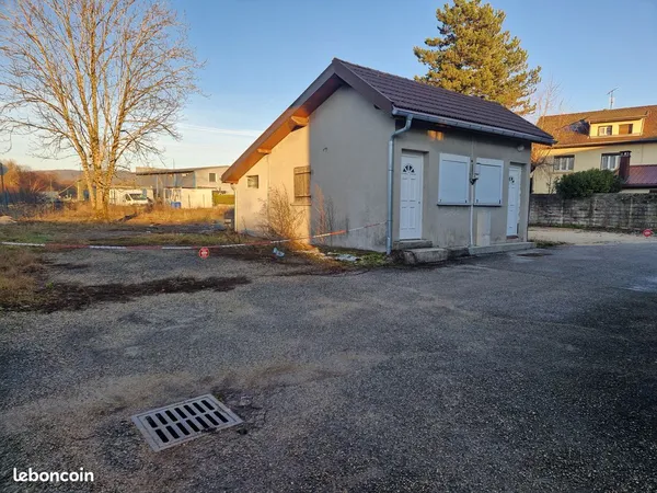 Terrain à vendre 866 m² avec une maisonette