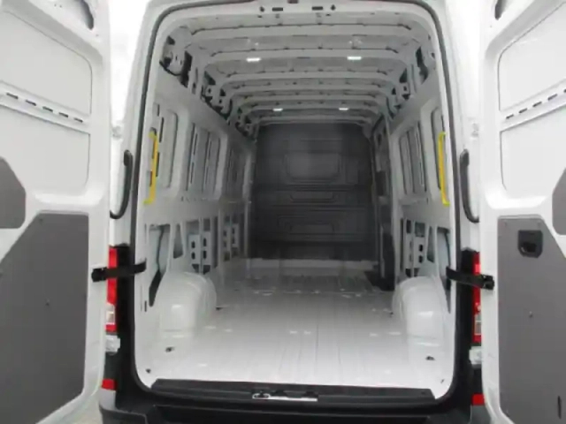 Volkswagen Crafter fg 35 l4h3 2.0 tdi 140ch business traction bva8 — photo 11