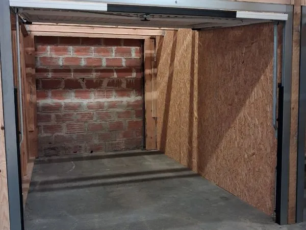 Box garde meuble self