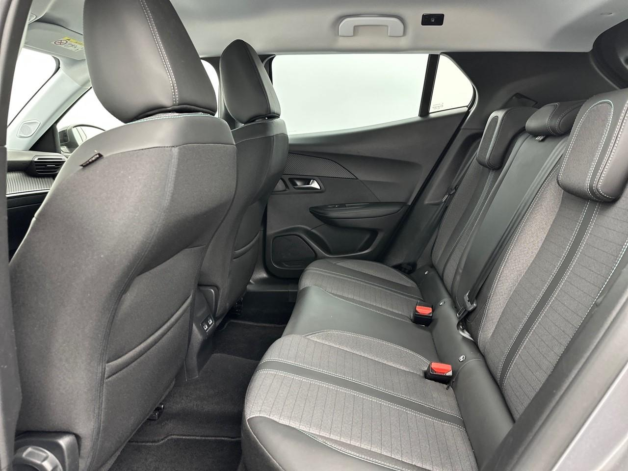 Peugeot 2008 puretech 130 s&s bvm6 allure — photo 12