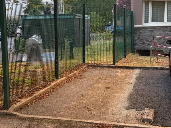 Place parking extérieure