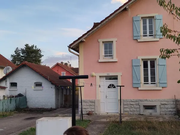 Maison 66 m² - 2 chambres - jardins, terrasse et parking privatif