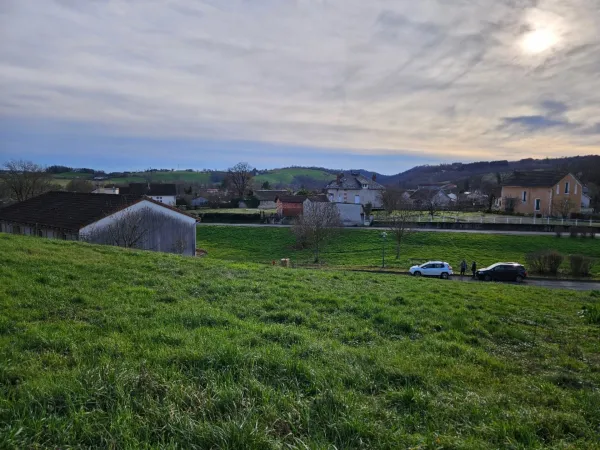 Terrain 844 m²