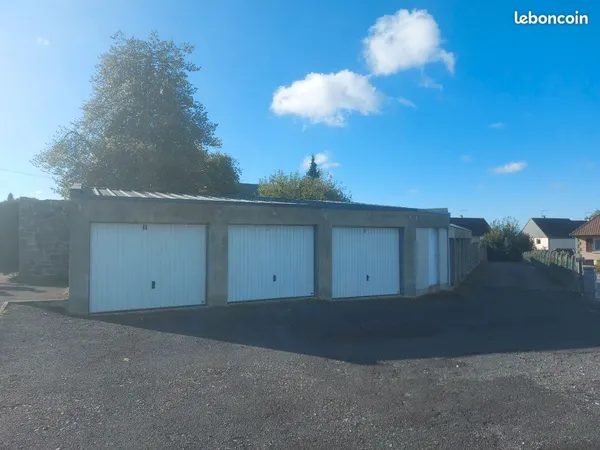 Lot 23 garages