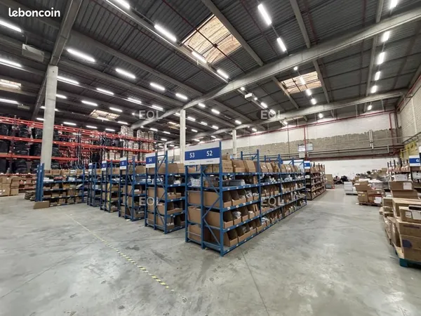 Local logistique 5 913 m²