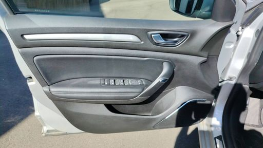 Renault Megane 1.5 Blue dCi 115 EDC6 - Intens – 2020 – 91808 km – Diesel – Boîte Automatique — photo 53