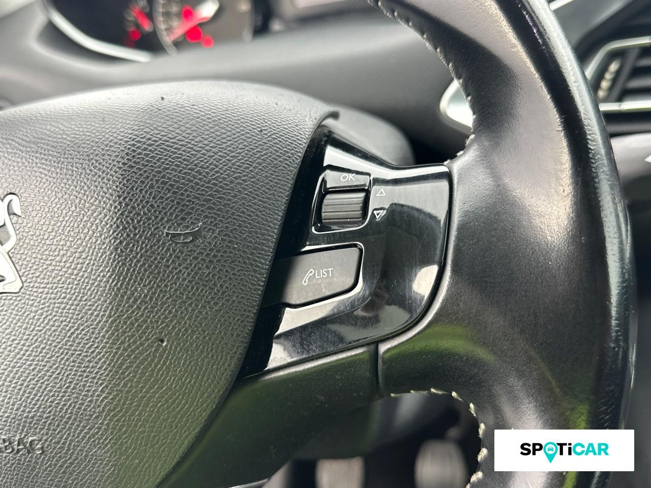 Peugeot 308 1.2 puretech 130ch &euro;6.c s&s allure — photo 17