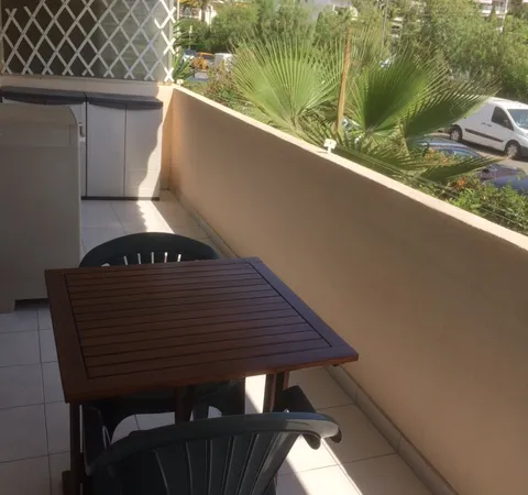 Loue Cannes (06) Palm Beach 2 pièces meublé - 30m²