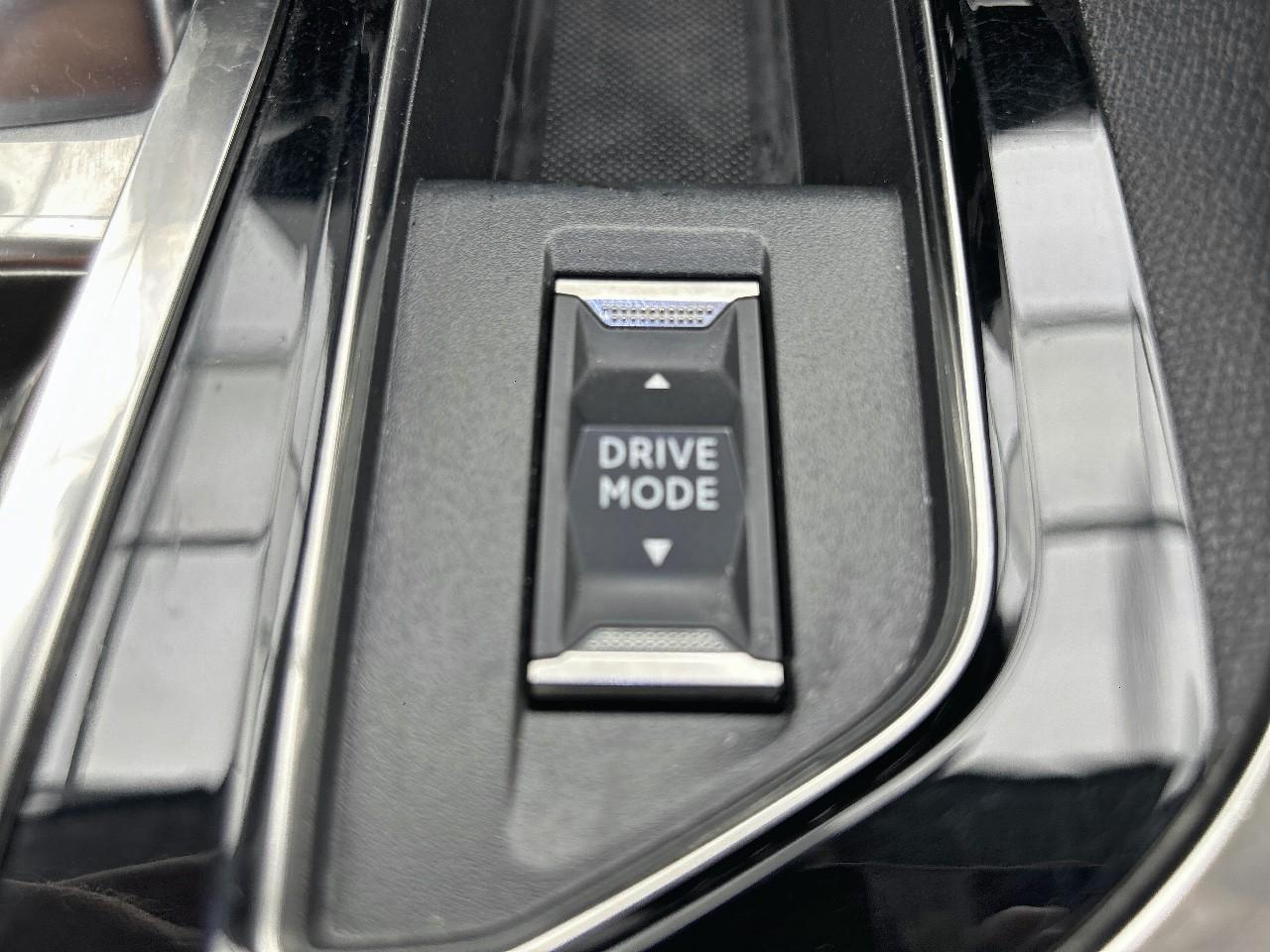 Peugeot 3008 hybrid 225 e-eat8 allure pack — photo 18