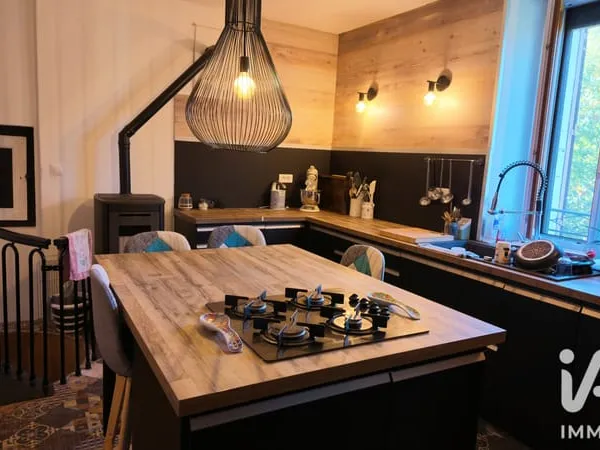 Maison 9 pièces 215 m²