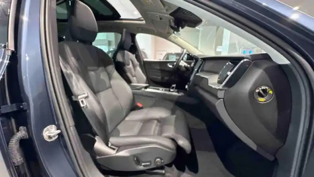 Volvo Xc60 t6 awd hybride rechargeable 253 ch+145 ch geartronic 8 — photo 28