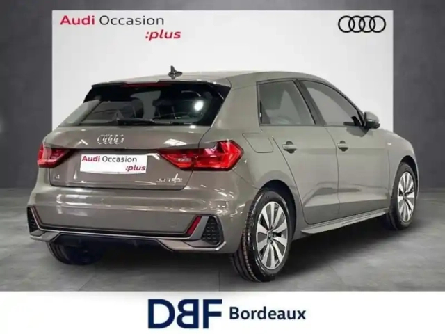 Audi A1 30 tfsi 110 ch s tronic 7 s line — photo 5