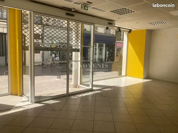 Local commercial 350 m²
