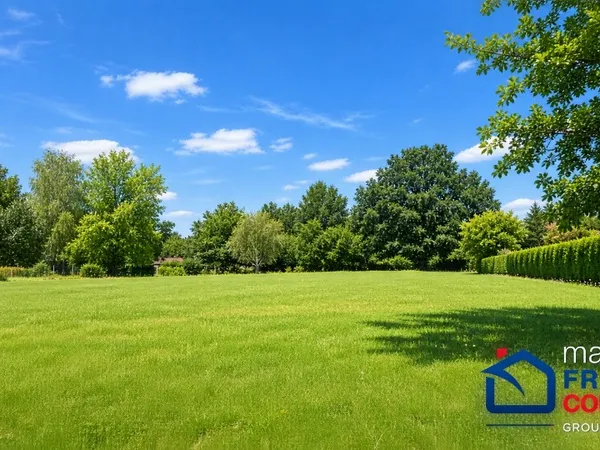Terrain 1081 m²
