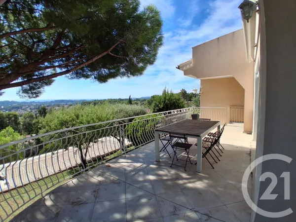 Maison 8 pièces 197 m²