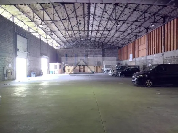 ENTREPOT 1165M2 A LOUER GUIBEVILLE