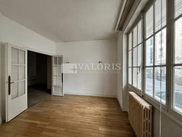 Local professionnel 97 m²
